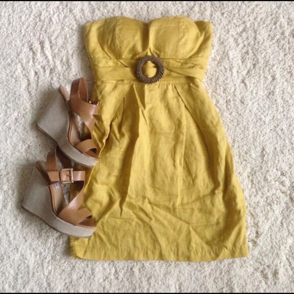 Sent to GoodWill. Yellow Strapless Dress
