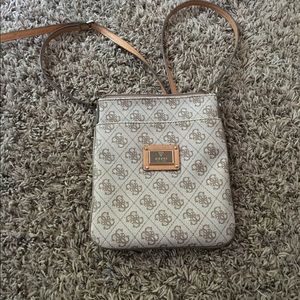 FLASH SALE❗️GUESS CROSSBODY