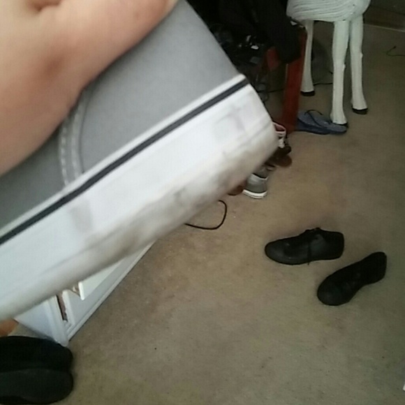 Gray sneakers - Picture 4 of 4