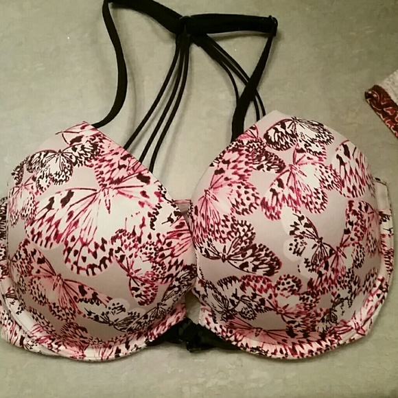 A Victoria secret very sexy push up bra