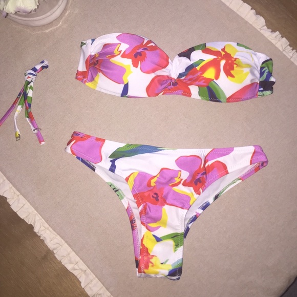 PacSun Other - Adorable floral bikini