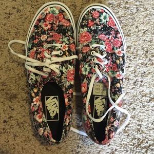 Never worn floral vans women's size 9