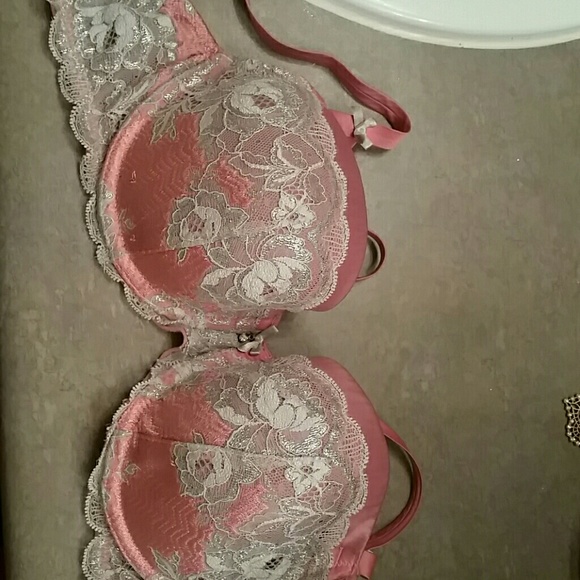 A Victoria secret dream angels bra