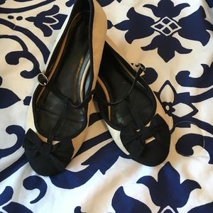 American Eagle Outfitter "Bow" Flats
