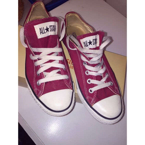 Converse Burgundy sneakers