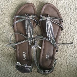 Size 7 gray sandals