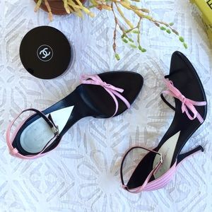 BCBG MAXAZRIA Pink Bow Strappy Ankle Heel 80% OFF