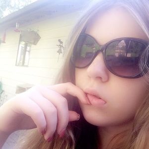 Meet your Posher, Madelyn