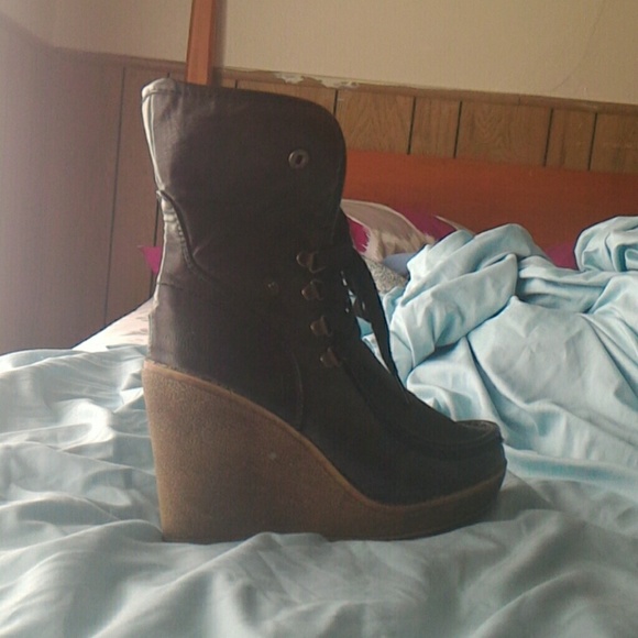 Mossimo Supply Co Fur Lined Boots