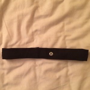 Black Lululemon headband