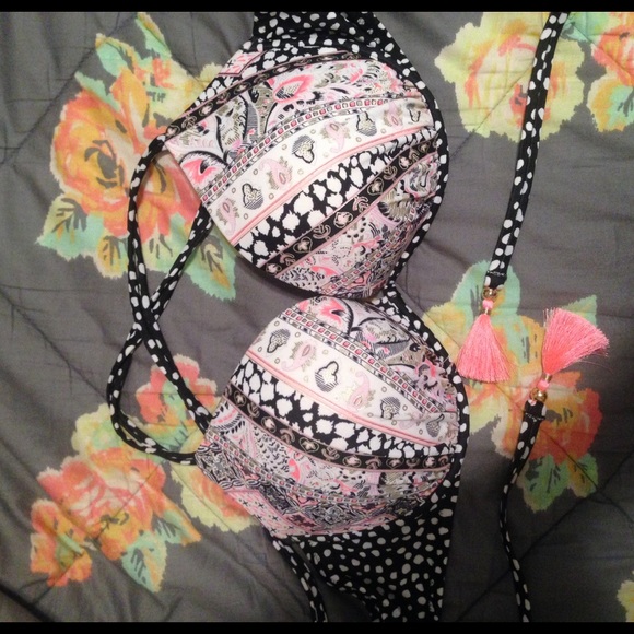 VS swimsuit top