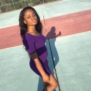 Meet your Posher, Camille