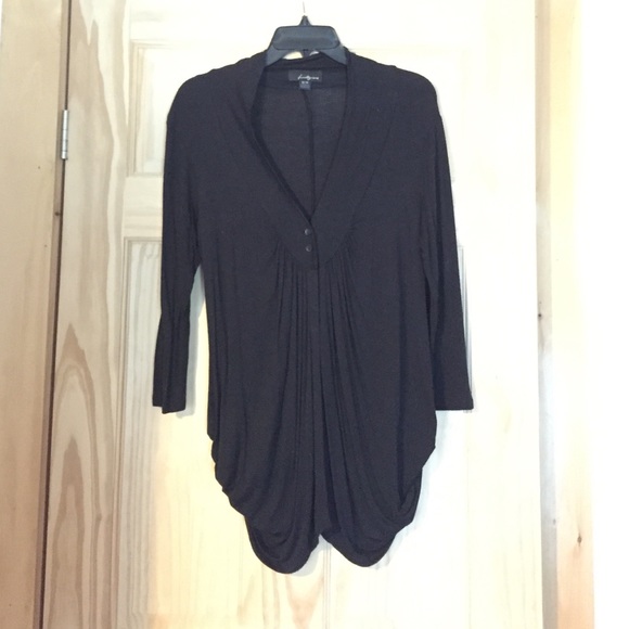 Black Flowy Split 3/4 Sleeve Top