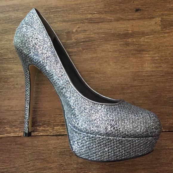Heels - Picture 3 of 4