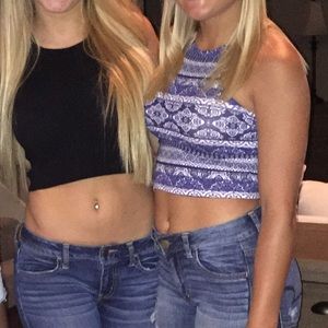 2 crop tops
