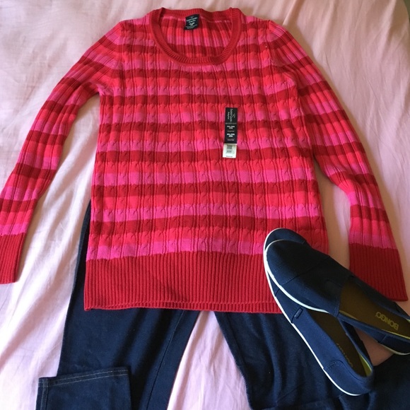 💕❤️🌟HP🌟❤️💕Brand New Striped Sweater