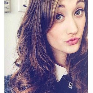 Meet your Posher, Courtney