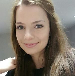 Meet your Posher, Emina