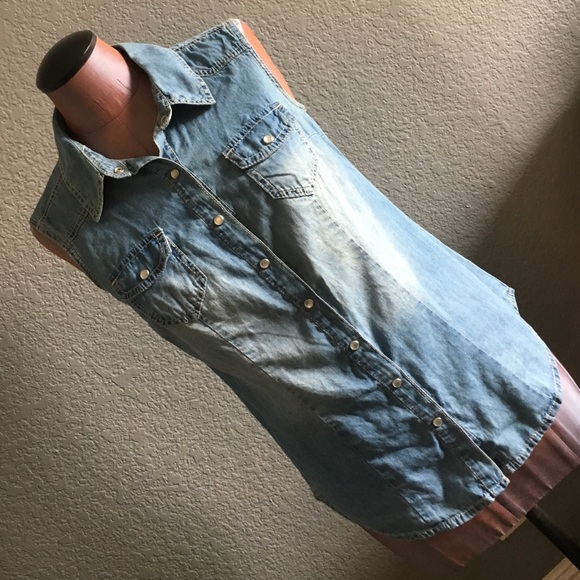 Sleeveless jean shirt