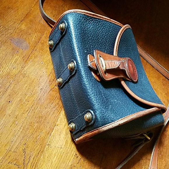 Dooney and bourke crossbody bag