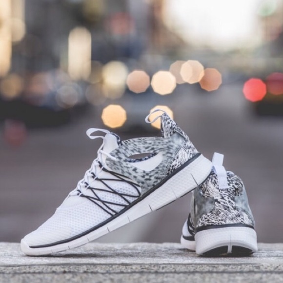 Nike Shoes - Nike - Free Viritous Print Shoe