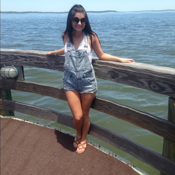 Meet your Posher, Hayley - Picture 1 of 1