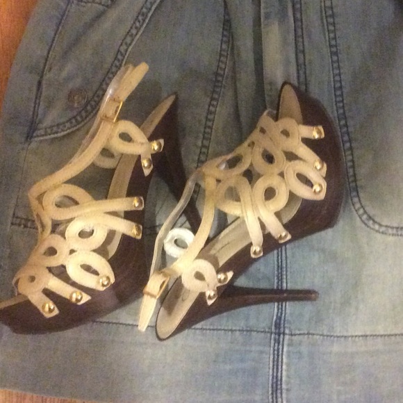 Jessica Simpson heels