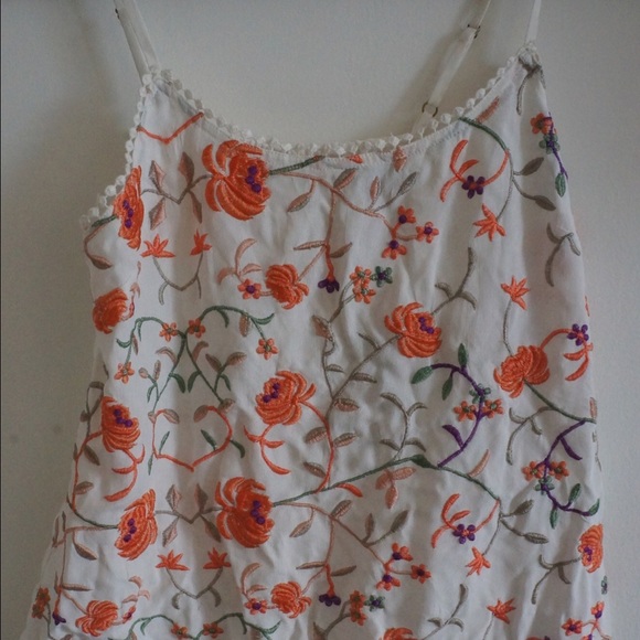 New Forever 21 embroidery floral camisole size S