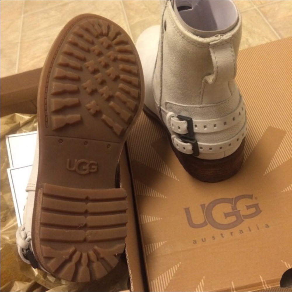 UGGpure(TM) Boot - Picture 5 of 6