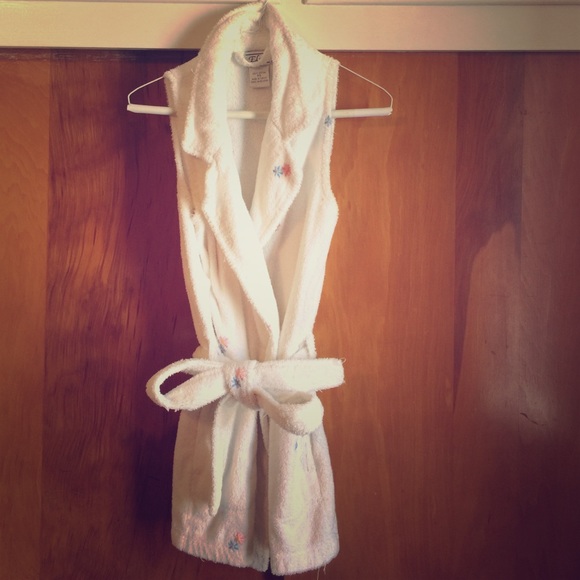 Summer sleeveless robe