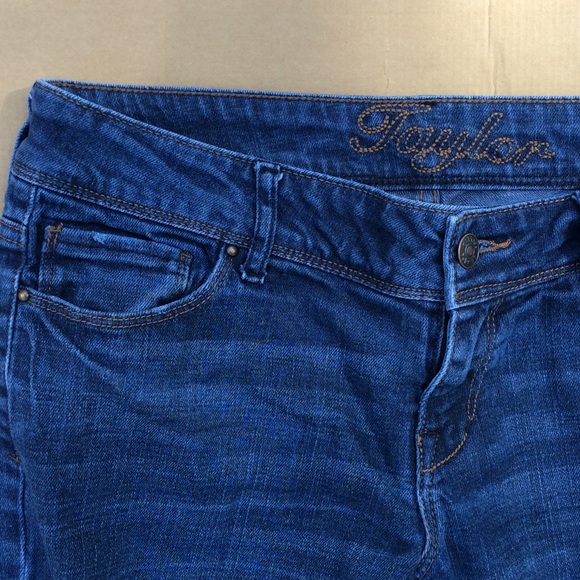 Delia’s Taylor Medium Wash Straight Leg Jean - Picture 2 of 4