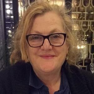 Meet your Posher, Debrah