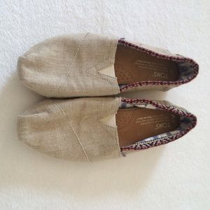 TOMS shoes