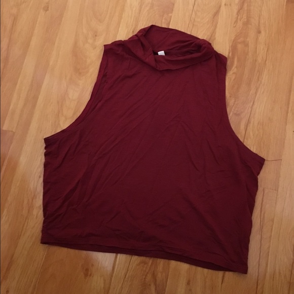 Maroon crop top - Picture 1 of 1