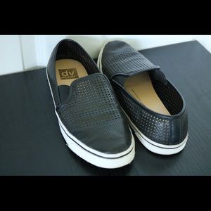 Perforated slip ons black dolce vita