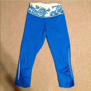 Lululemon  blue crops