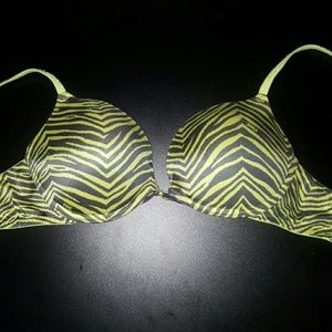 VS Pink Ultimate pushup bra