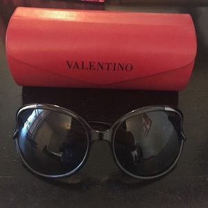 😎 Authentic Made in Italy Valentino Sunglasses