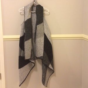 Juniper Boutique black & gray cardigan