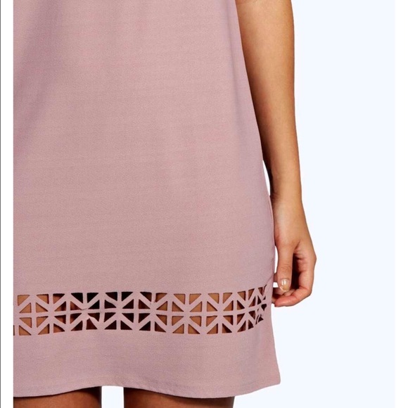 Gorgeous Mauve Laser Cut Shift Dress - Picture 4 of 4