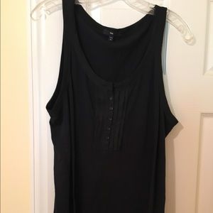 GAP dark navy tank with cute neckline