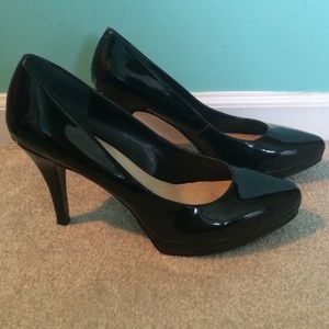 Nine West Classic Black Patent Pumps