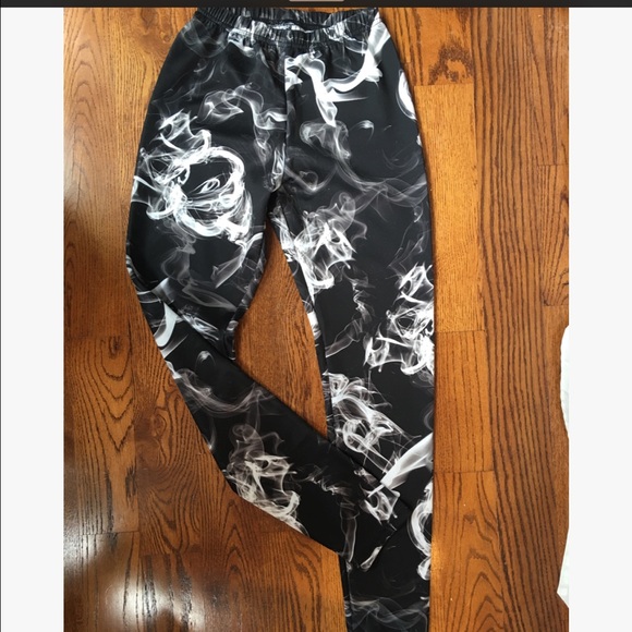 Smoke black silky leggings - Picture 2 of 3