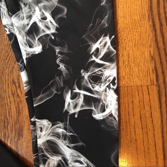 Smoke black silky leggings - Picture 3 of 3