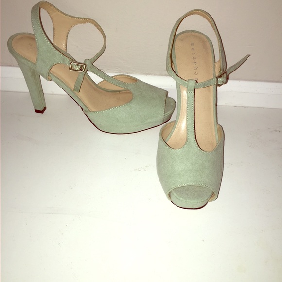 Cute peep toe pumps, mint green color