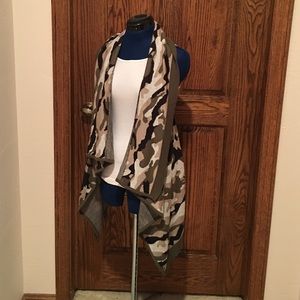 Camouflage Knit Slouchy Vest