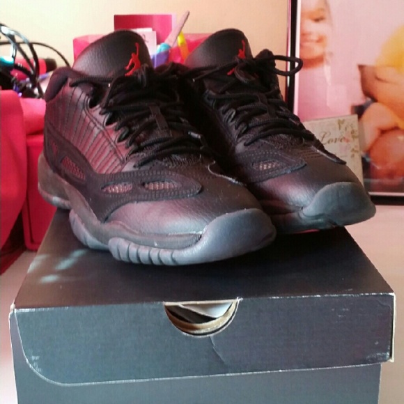 Retro 11's Low's - Picture 2 of 4