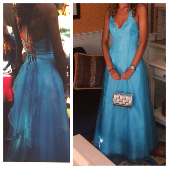 Martha Lynn | Gorgeous Prom Dress 👗 - Picture 4 of 4