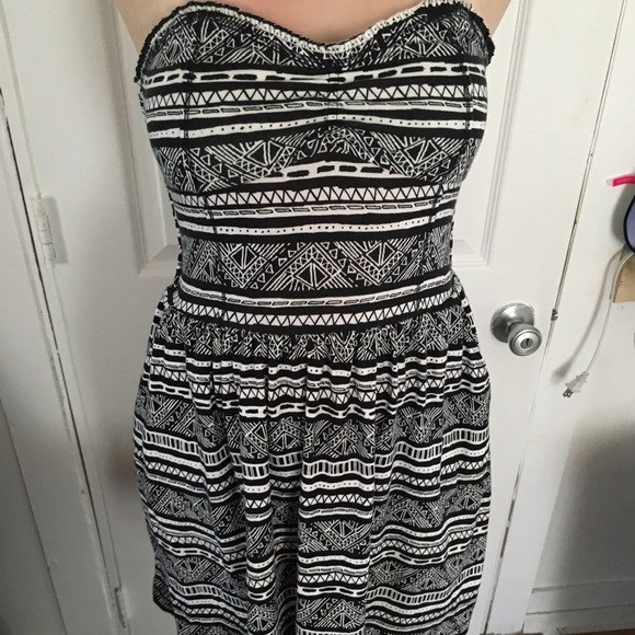 Black and white strapless