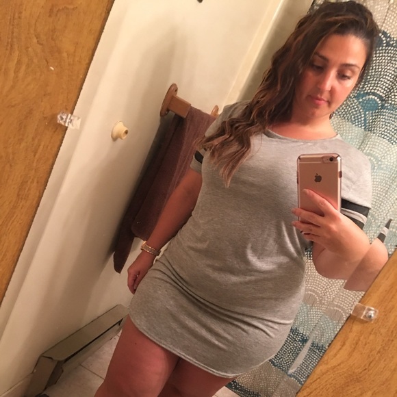 🎉RESTOCKED🎉Gray Striped Curved Hem Shift Dress - Picture 4 of 4